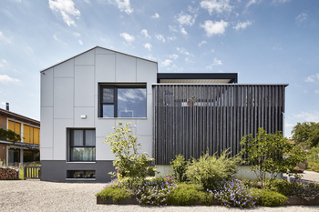 Einfamilienhaus mit Oberdeck und Seelage