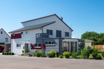 Klimaholzhaus mit Einliegerwohnung in Weidenbach
